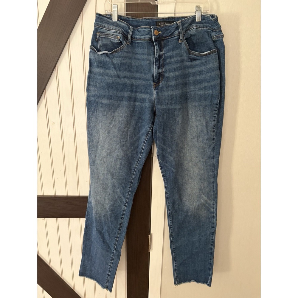 Judy Blue Jeans Womens 18W Boyfriend Fit Med Wash Blue Stretch Raw Hem JB88541